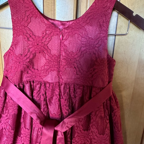 Girl Red Dress Size 6 - Picture 7 of 9